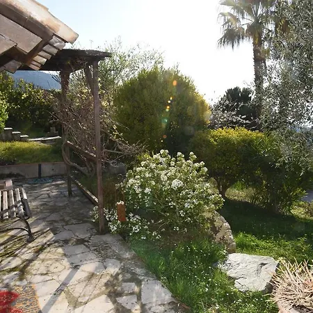 Le Mas De L'aighetta Bed & Breakfast 4*